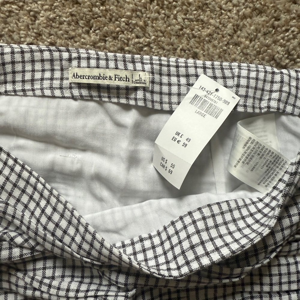 Abercrombie and Fitch plaid mini skirt - Picture 2 of 3